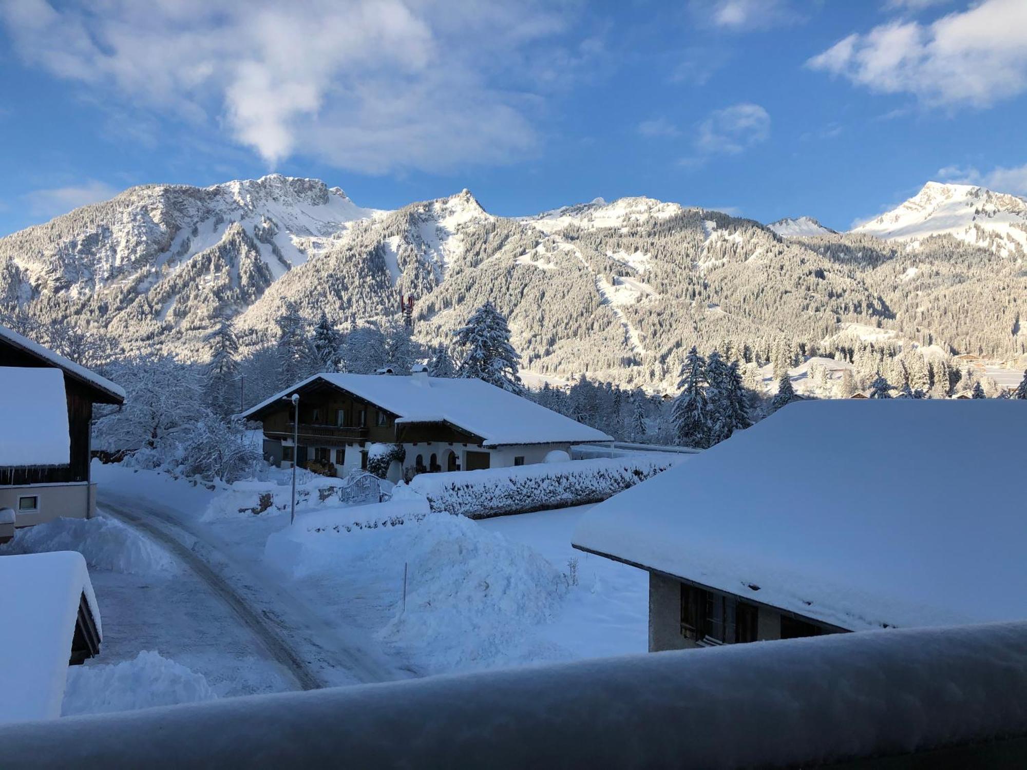 Alpenapart Singer - Contactless Check-In Reutte Exteriör bild