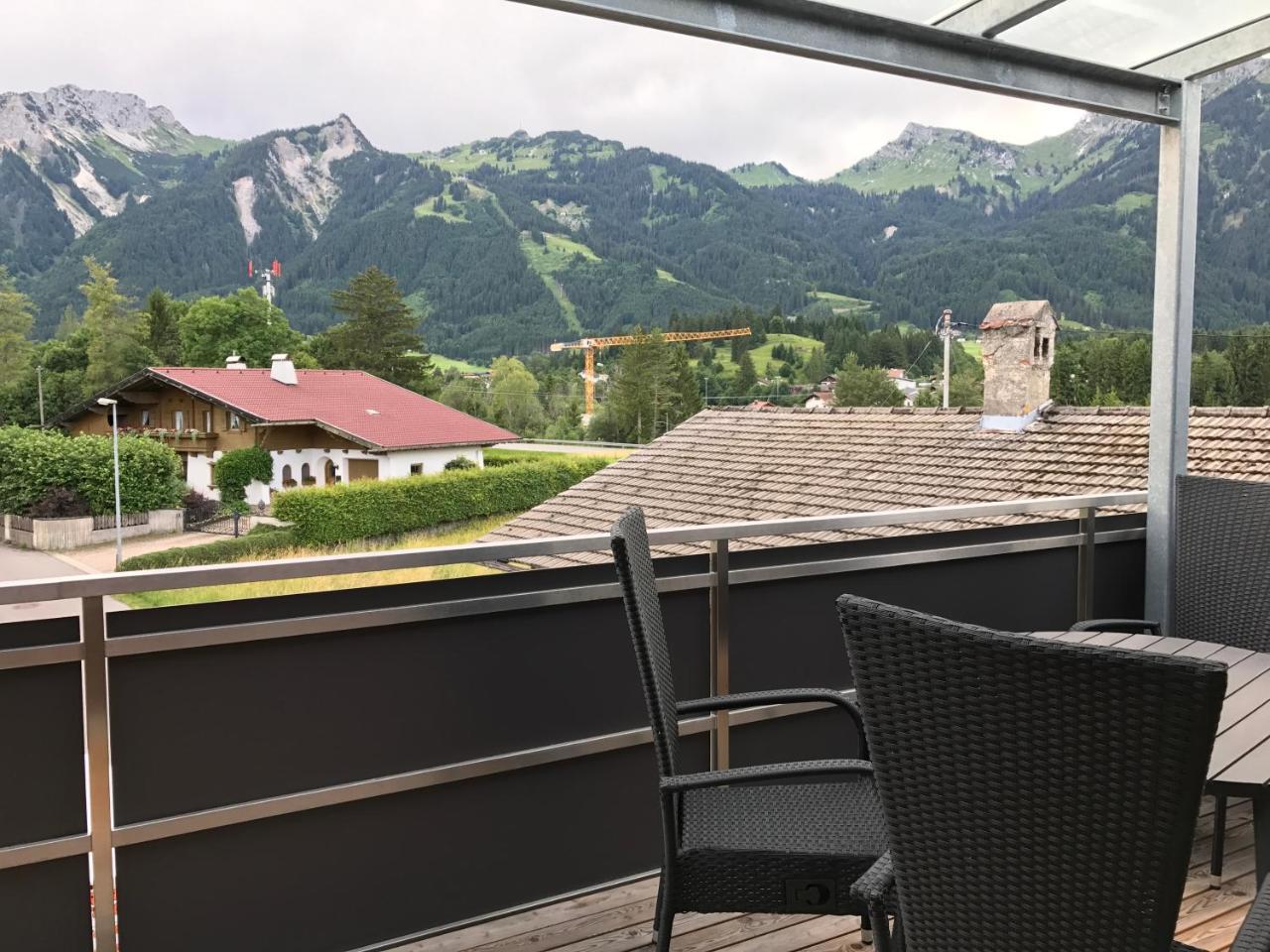 Alpenapart Singer - Contactless Check-In Reutte Exteriör bild